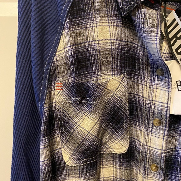 URBAN OUTFITTERS ladies PLAID SHIRT size L, blue and white NEW WITH TAGS. - Picture 3 of 7